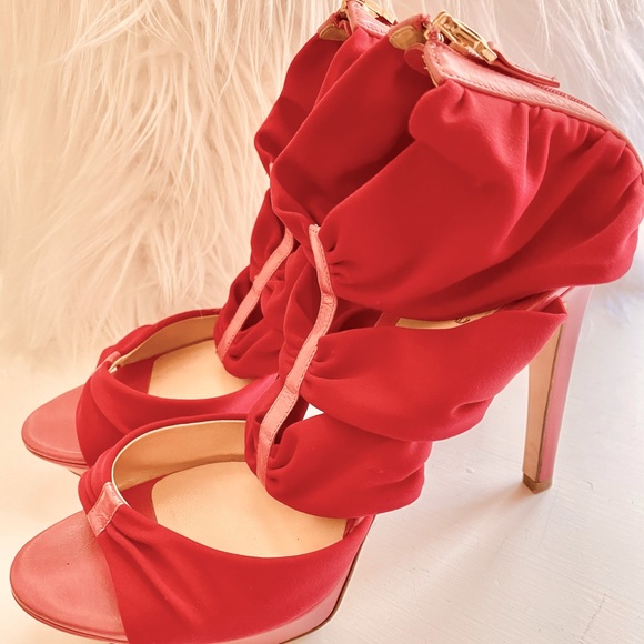 Beautiful Fendi platform fuchsia heels - Picture 1 of 6